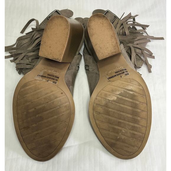 Qupid Grey Faux Suede Peep Toe Open Heel Fringe Buckle Accent Zip Up Ankle Sz 7 - Picture 8 of 9